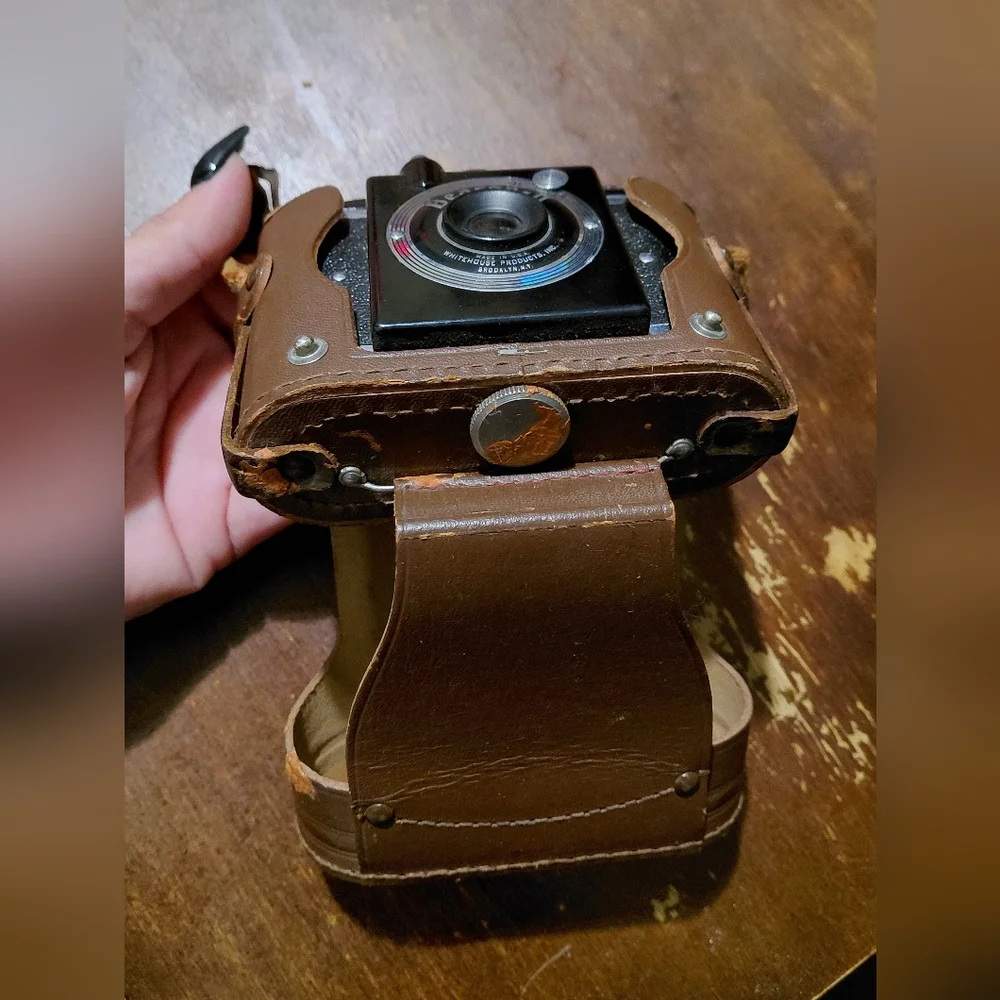 Vintage 1940’s Beacon Camera With Original Leather Case
